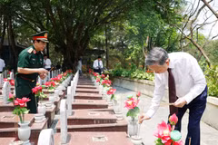 Top leader visits Quang Tri ahead of national reunification celebrations