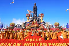 Grand ceremony prays for a peaceful, prosperous new year