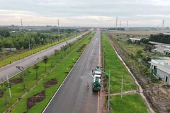 Green hues line approach to Long Thanh airport