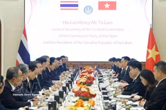 Vietnamese top leader holds talks with Thai Prime Minister