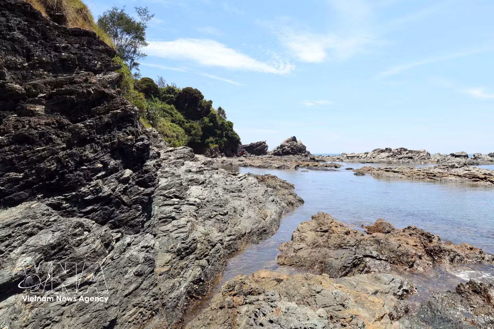 The untouched beauty of the rock formations at Ban Than. (Photo: VNA)