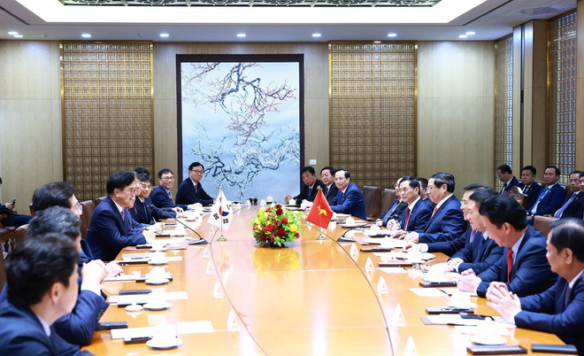 At the meeting between PM Pham Minh Chinh and Speaker of the RoK NA Woo Won-shik (Photo: VNA) meeting.jpg