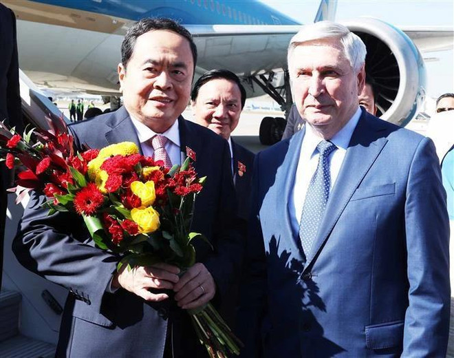 NA Chairman Tran Thanh Man is welcomed at the Vnukovo International Airport. (Photo: VNA) russia-3189.jpg.webp