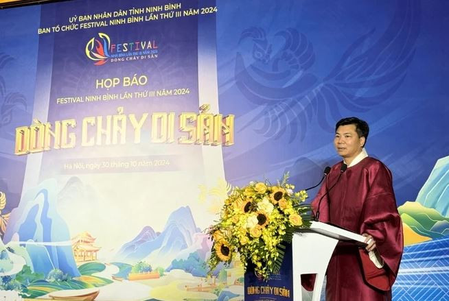 Director of the provincial Department of Culture and Sports Nguyen Manh Cuong speaks at the press conference. (Photo: VietnamPlus) Nguyen Manh Cuong.JPG