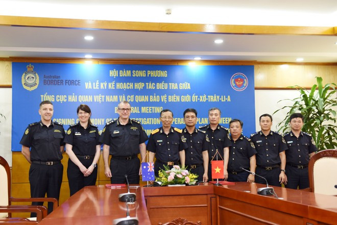 The two agencies are aware that the basic purpose of the border is to serve economic activity and economic security, which plays an important role in the economies of the two countries. (Photo: VietnamPlus) chup-luu-niem-2730.jpg
