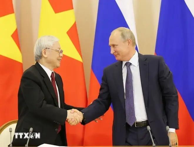 Russian President Vladimir Putin (R) holds talks with General Secretary Nguyen Phu Trong during the latter's official visit to the Russian Federation in 2018. (Photo: VNA) 20.webp
