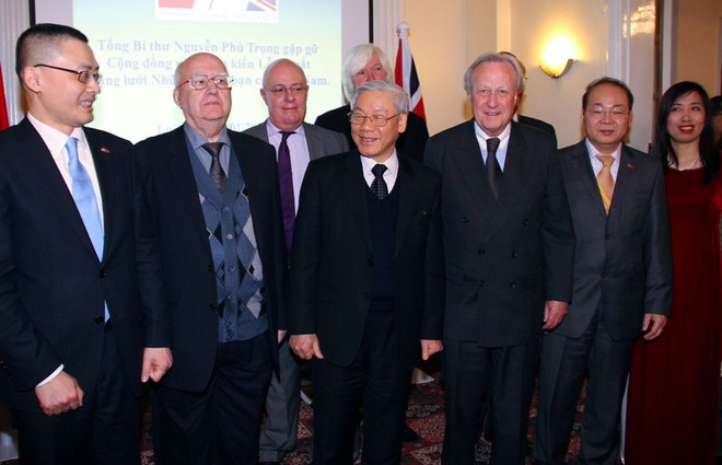 anh vukn tbt npt tham uk 2013.jpg