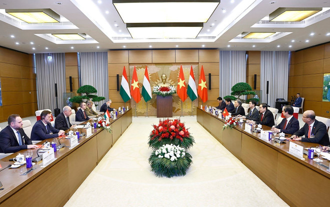 2-tran-thanh-man-hungary-vna.jpg