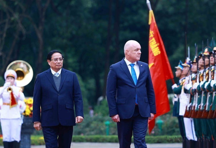 · Prime Minister Pham Minh Chinh chairs an official welcome for Prime Minister Christopher Luxon of New Zealand, who visits Vietnam and attends the 2nd ASEAN Future Forum (February 25–28, 2025). (Photo: Duong Giang – VNA)