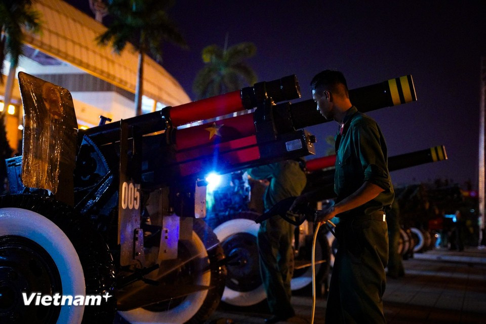 In the coming days, members of the public will have the opportunity to view and take photos of the ceremonial artillery at the My Dinh National Stadium. (Photo: Vietnam+)