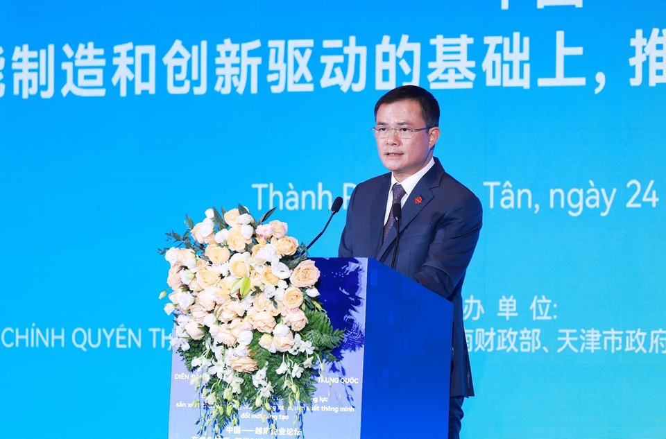 Chairman and CEO of Viettel Group, Tao Duc Thang, speaks at the forum. (Photo: Duong Giang – VNA)