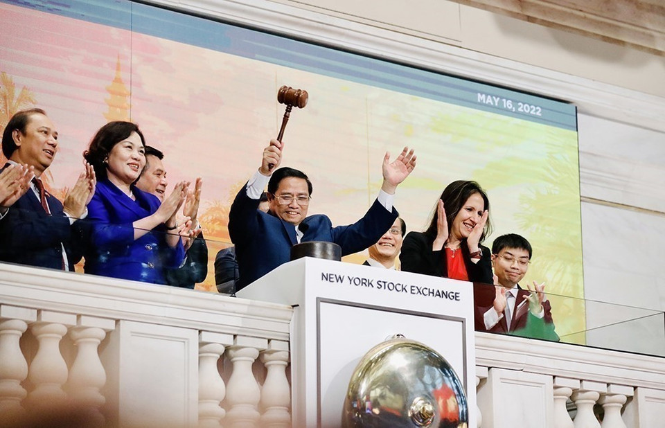 Prime Minister Pham Minh Chinh visits the New York Stock Exchange (May 16, 2022). Photo: VNA