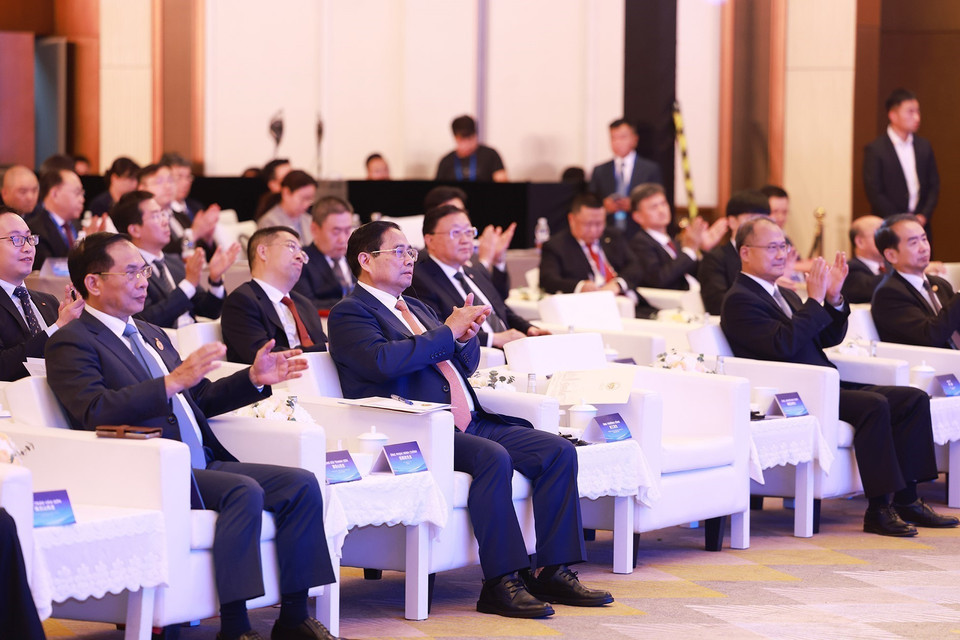 Prime Minister Pham Minh Chinh attends the Vietnam – China Business Connectivity Forum. (Photo: Duong Giang – VNA)