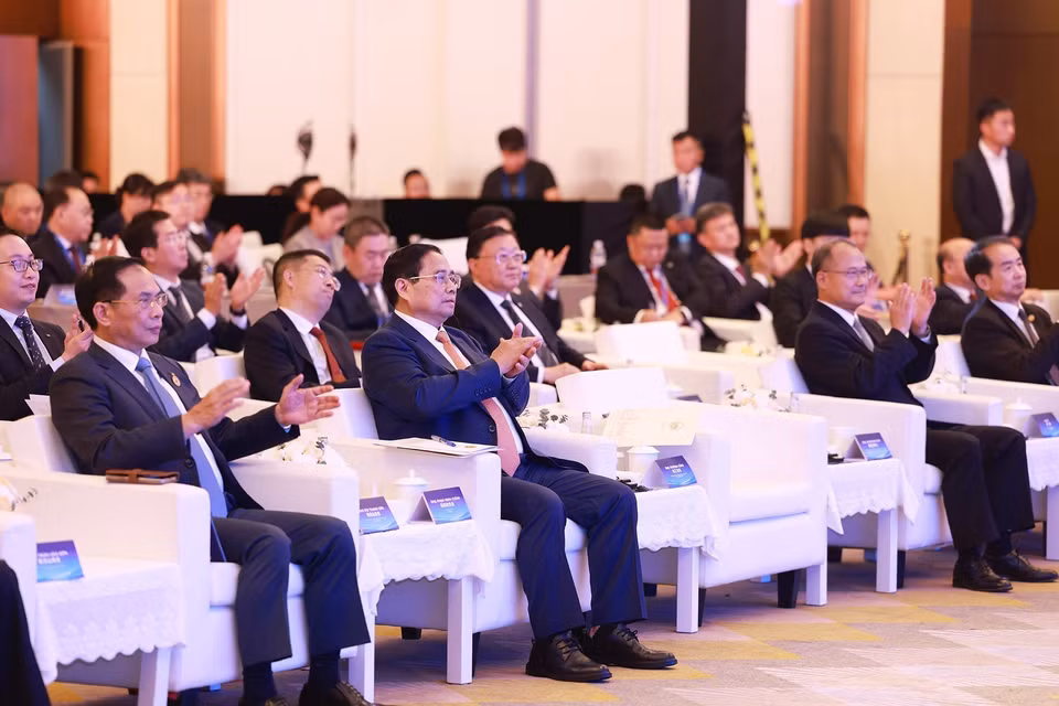 Prime Minister Pham Minh Chinh attends the Vietnam – China Business Connectivity Forum. (Photo: Duong Giang – VNA)