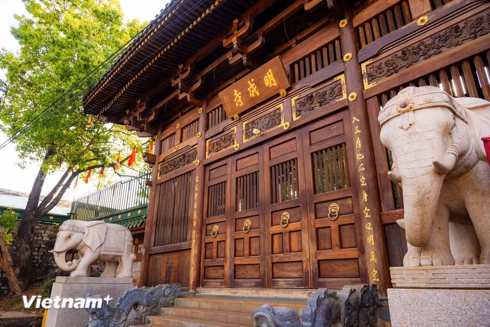 Gallery - Khám phá ngôi chùa phong cách 'xứ Phù Tang' giữa lòng phố núi Gia Lai - image 7