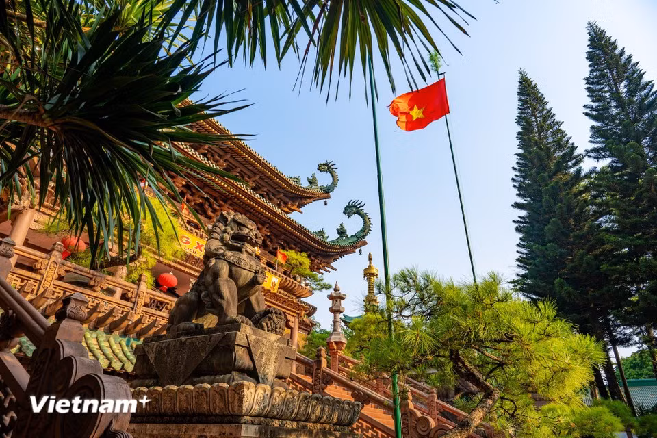 Gallery - Khám phá ngôi chùa phong cách 'xứ Phù Tang' giữa lòng phố núi Gia Lai - image 12