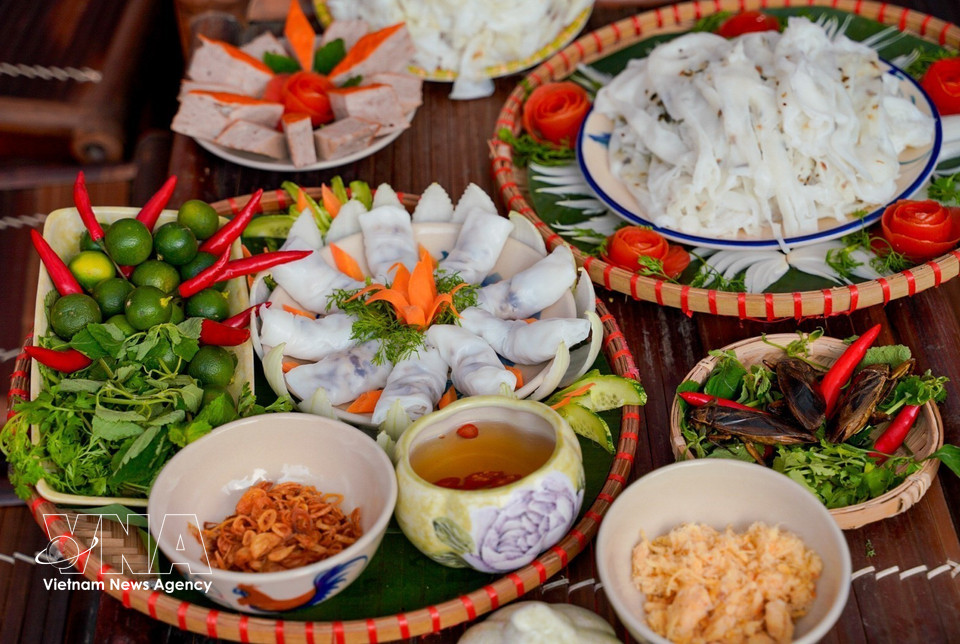 Once a humble suburban dish, Thanh Tri steamed rice rolls have now been recognised as a cultural heritage, elevating this Hanoi delicacy into a culinary symbol of the capital. (Photo: VNA)