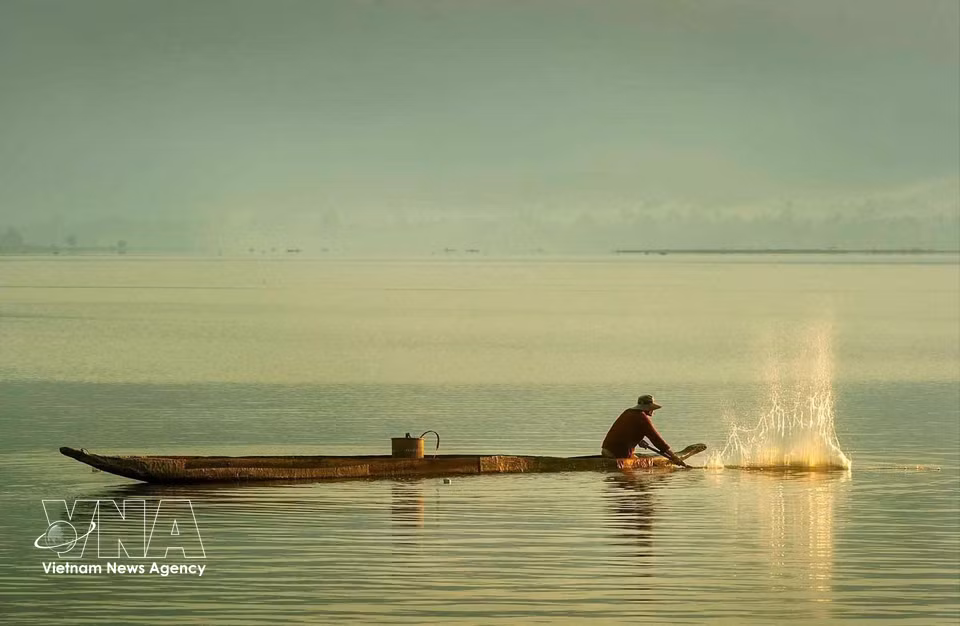 Gallery - Hồ Lắk - hồ nước ngọt tự nhiên lớn nhất và đẹp nhất Tây Nguyên - image 3