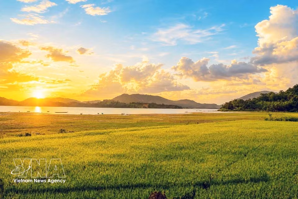 Gallery - Hồ Lắk - hồ nước ngọt tự nhiên lớn nhất và đẹp nhất Tây Nguyên - image 5