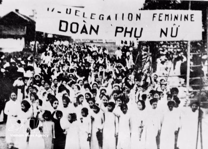 On May 1, 1938, more than 25,000 people in Hanoi hold a rally and march to mark International Labour Day and demand freedom and democracy. (Photo: VNA)