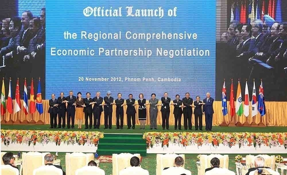 The official launch ceremony of negotiations for the Regional Comprehensive Economic Partnership (RCEP) at the 21st ASEAN Summit in Phnom Penh, Cambodia, November 20, 2012. (Photo: VNA)