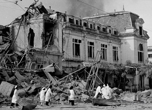 Hang Co Railway Station (now Hanoi Railway Station) destroyed by B-52 air strikes. (Photo: VNA)