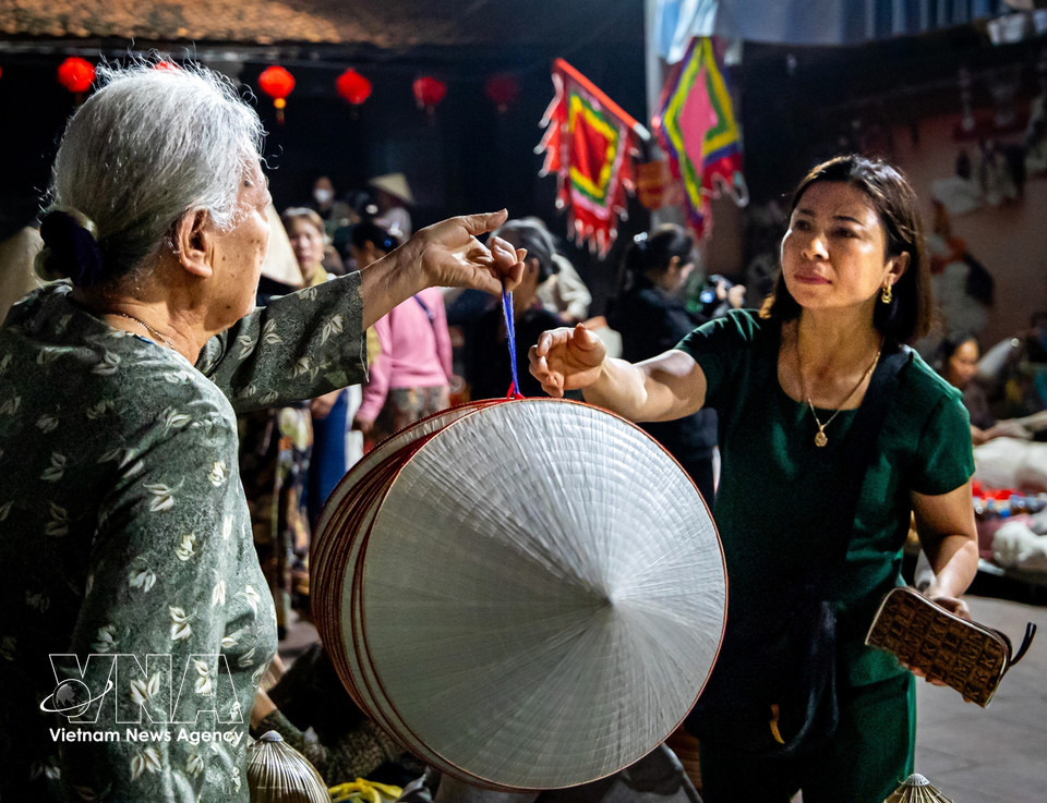 Finished hats are priced between 40,000 and 150,000 VND, depending on quality and craftsmanship. (Photo: VNA)
