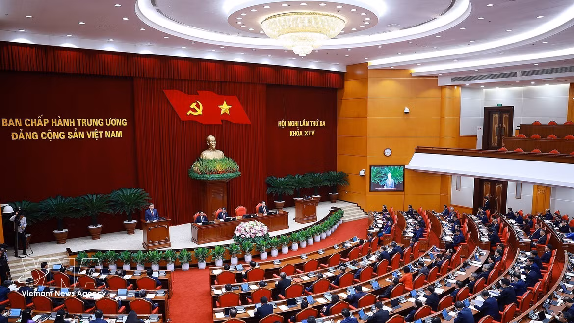 14th Party Central Committee holds third meeting