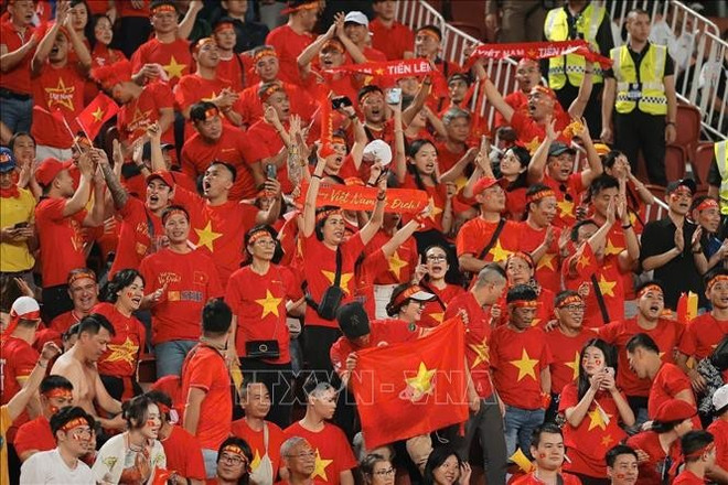 Vietnamese suppoters cheers after Vietnamese players equalising 2-2 (Photo: VNA)