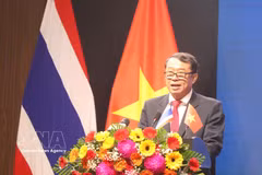 Nguyen Van Khoi, Vice Chairman of the municipal People's Committee, speaks at the ceremony. Photo: VNA