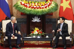 State President Luong Cuong (R) receives Chairman of the State Duma of the Federal Assembly of the Russian Federation Vyacheslav Volodin in Hanoi (Photo: VNA) 