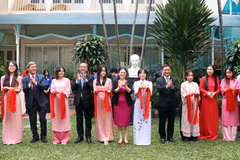 The inauguration of the statue of Cuban national hero José Martí in the campus of the Cuban Consulate General in Ho Chi Minh City. Photo: VNA