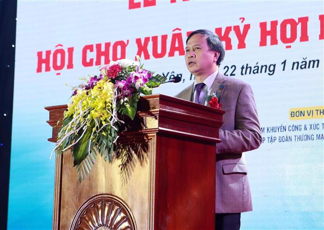 Nguyen Minh Quang, Vice Chairman of Hung Yen provincial People’s Committee, who is also head of the festival’s organising committee, speaks at the event (Photo: VNA)