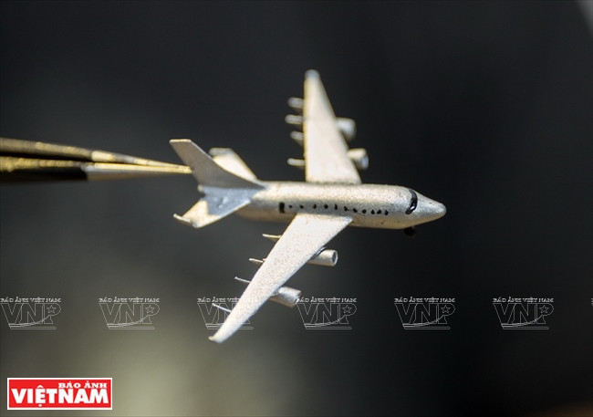 A sophisticated airplane miniature model (Photo: VNA)