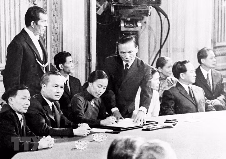 The Paris Agreement on Ending the War and Restoring Peace in Vietnam is signed on January 27, 1973, forcing the US to withdraw its troops from the country. (Photo: VNA)