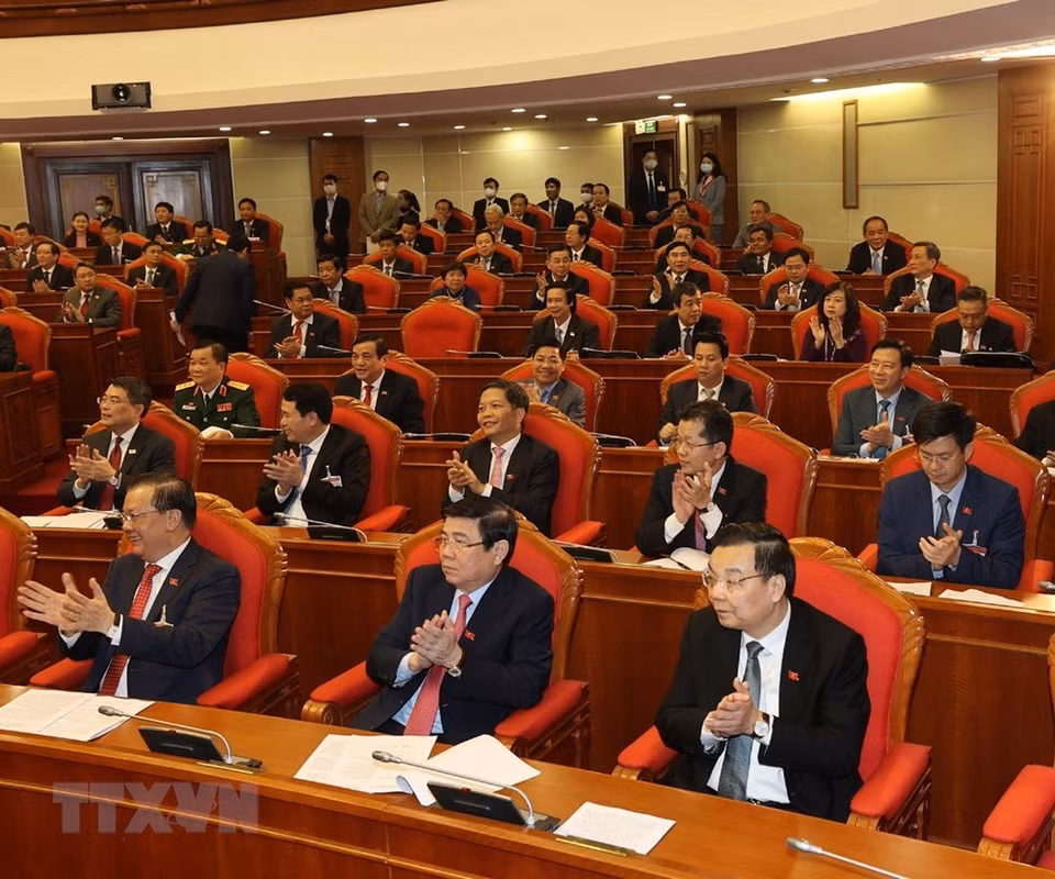 Members of the 13th Party Central Committee attend the event (Photo: VNA)