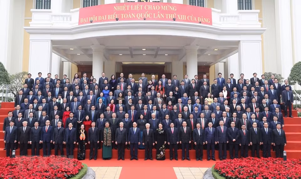 Party General Secretary and State President Nguyen Phu Trong, Prime Minister Nguyen Xuan Phuc and National Assembly Chairwoman Nguyen Thi Kim Ngan and other Party, State leaders and members of the 12th Party Central Committee, 2016-2021 term (Photo: VNA)