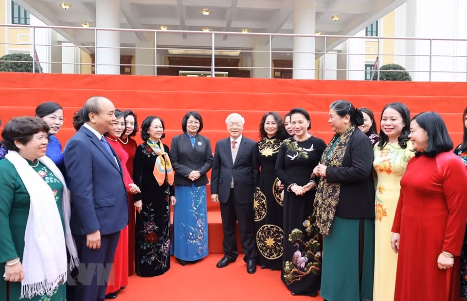Party General Secretary and State President Nguyen Phu Trong, Prime Minister Nguyen Xuan Phuc and National Assembly Chairwoman Nguyen Thi Kim Ngan and other Party, State leaders and delegates to the conference (Photo: VNA)