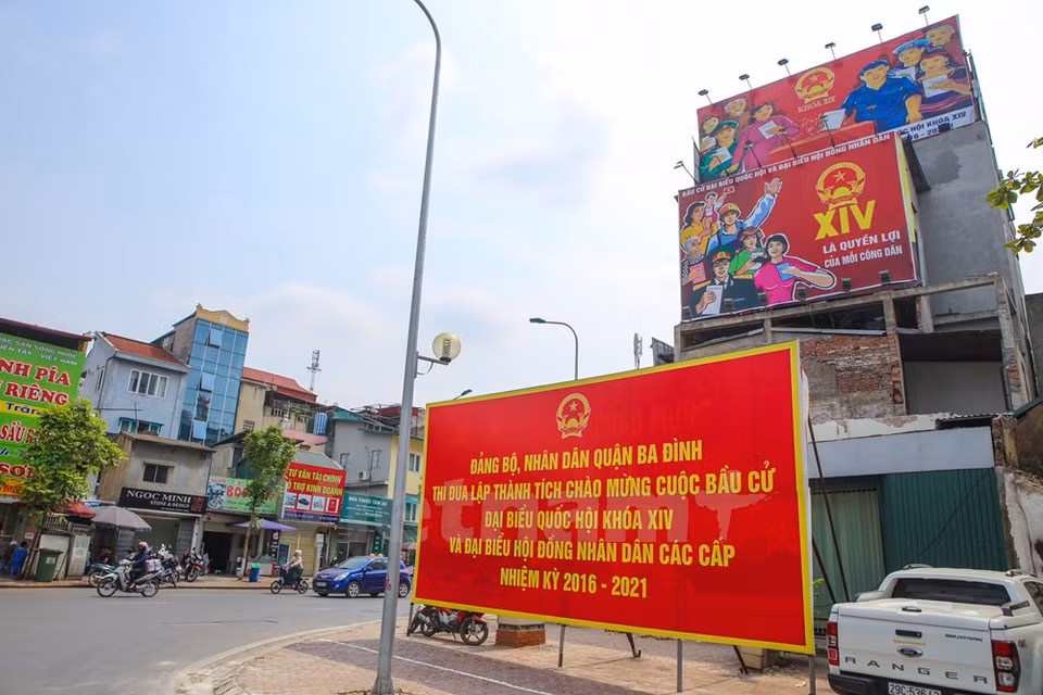 The posters help Hanoi residents feel the atmosphere of the general election (Photo: VNA)
