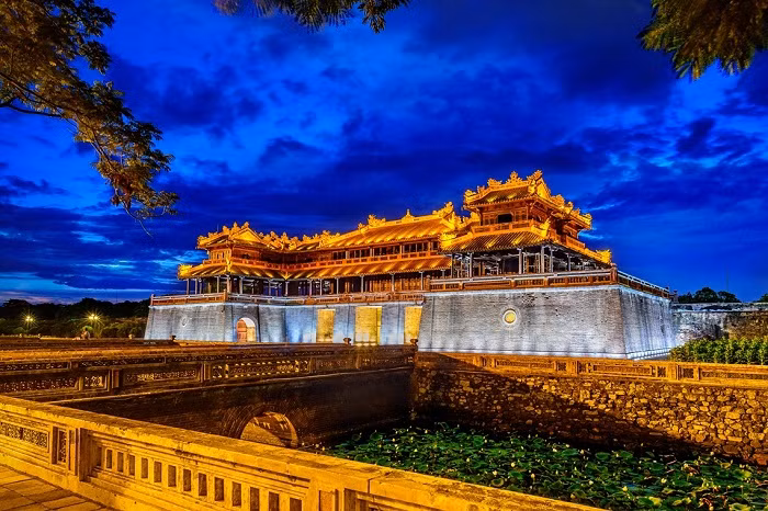 Hue Imperial Citadel by night. (Photo: VNP/VNA)