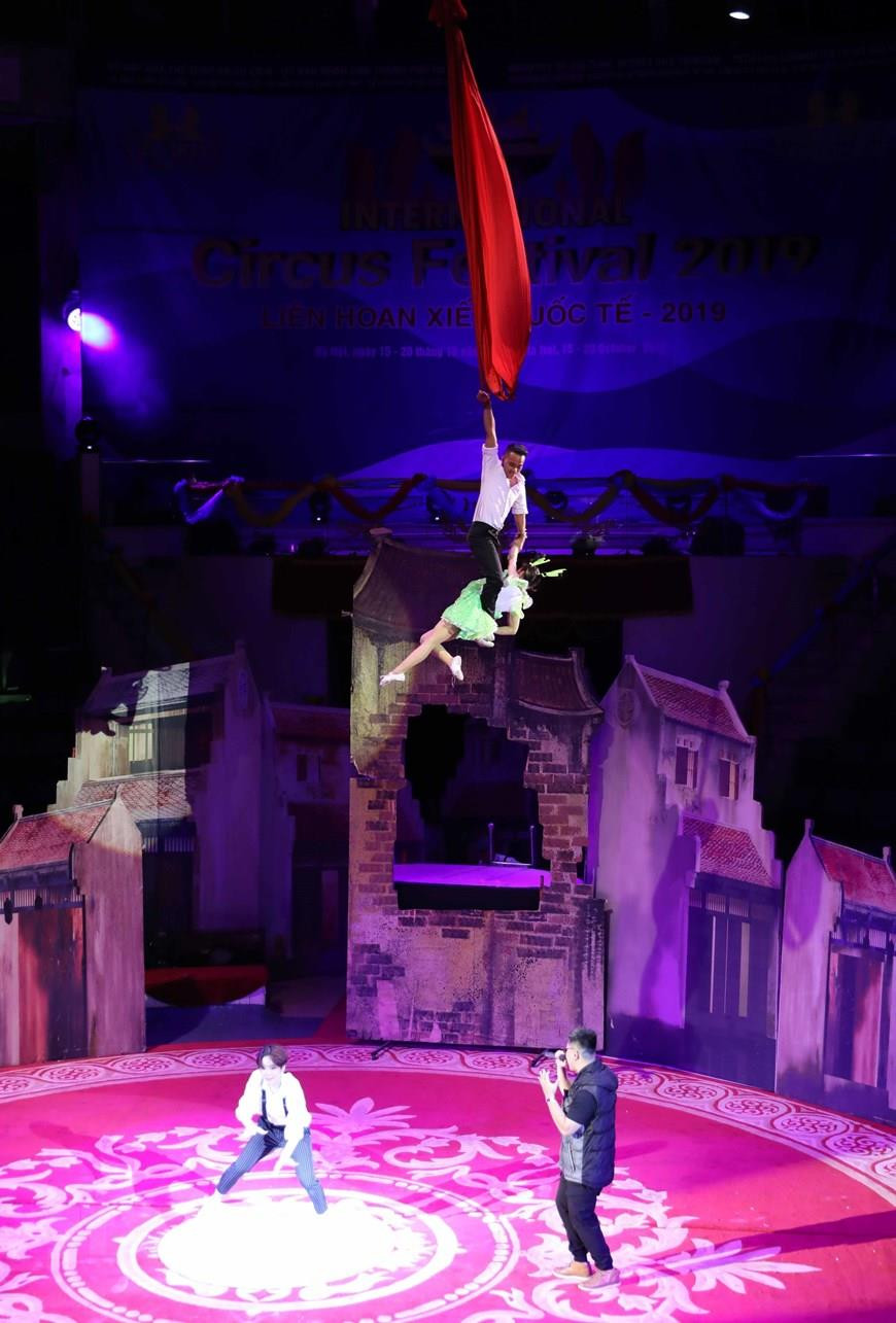 Vietnamese artists perform at the festival (Photo: VNA)