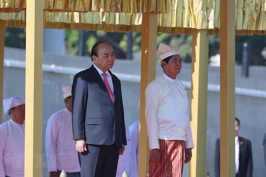 Prime Minister Nguyen Xuan Phuc and Myanmar President U Win Myint at the welcome ceremony (Photo:VNA)