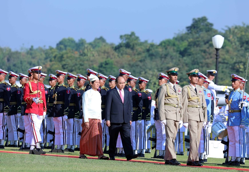 Prime Minister Nguyen Xuan Phuc and Myanmar President U Win Myint at the welcome ceremony (Photo: VNA)