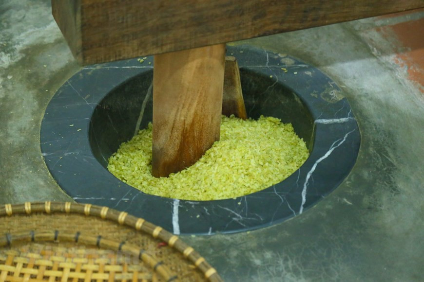 The hardest thing is to choose the quality of the rice to make good quality young green rice (Photo: The Dai / Vietnam +)