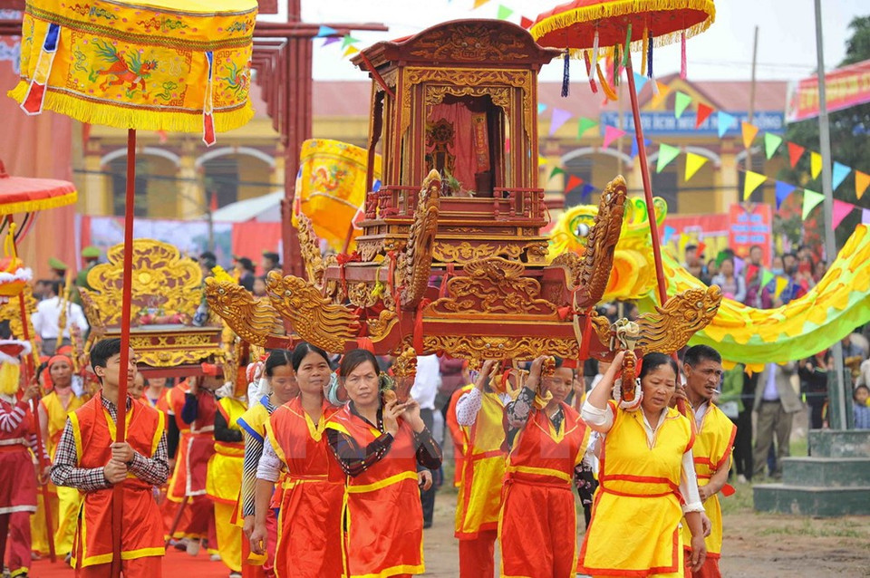 Palanquin procession (Photo: VNA)