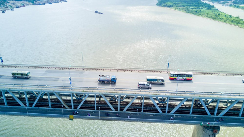The bridge crosses the Red River at the location of km6 300 on Nam Thang Long Highway, connecting Noi Bai International Airport with the center of Hanoi (Photo; Vietnam+