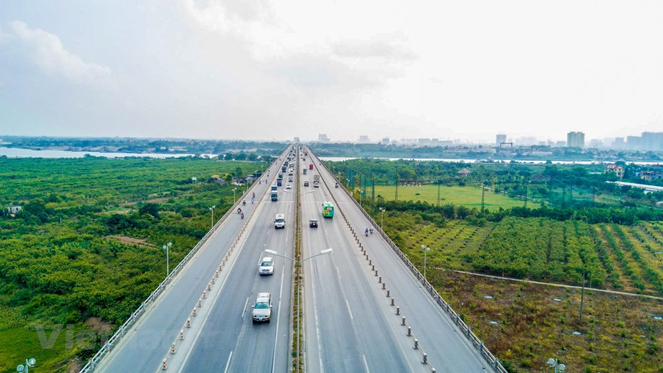 It is part of the Hanoi Third Ring Road, and is the largest prestressed concrete bridge in Vietnam (Photo: Vietnam+)