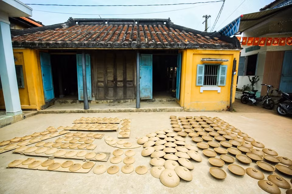 Thanh Ha pottery village is located on the banks of the Thu Bon River in the city of Hoi An, Quang Nam province (Photo: Vietnam+)