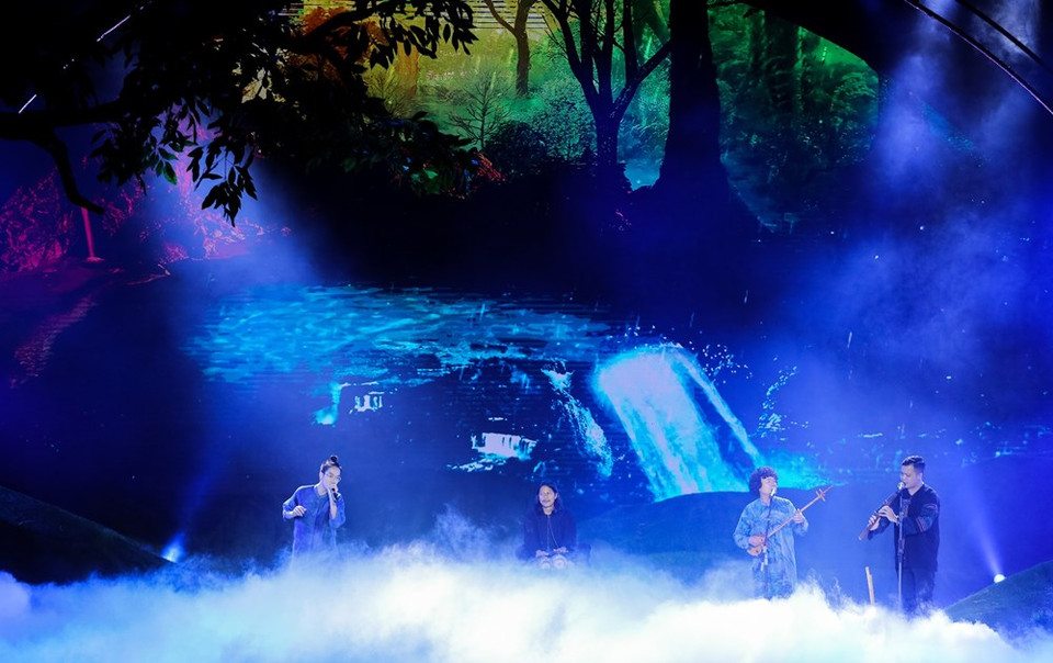 The performance is prepared carefully with many traditional musical instruments (Photo: Vietnam+)