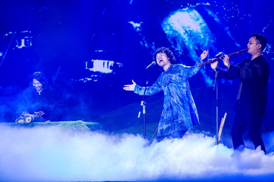 The performance is a story about the harmonization between people and the nature (Photo: Vietnam+)